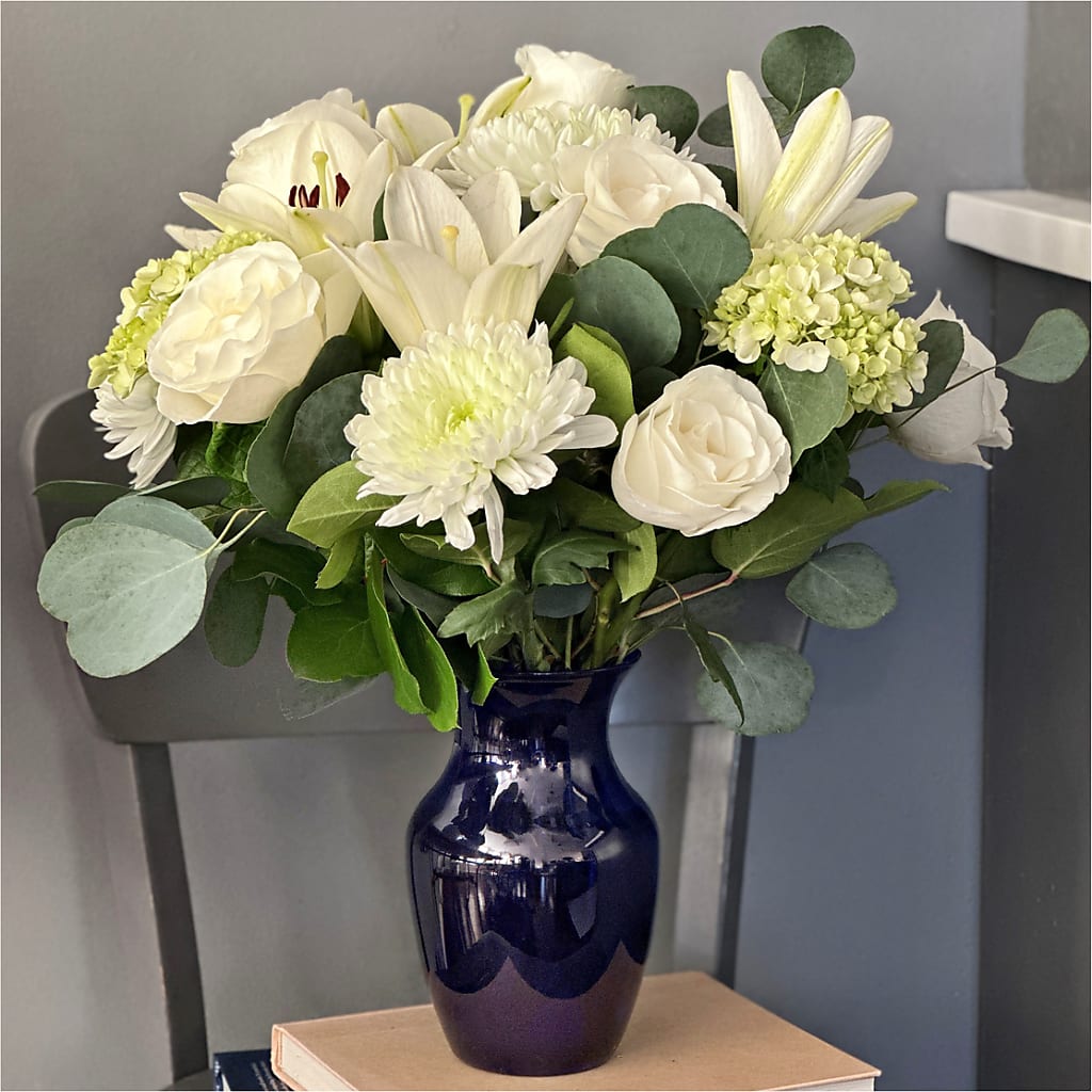 Snowy Dreams Bouquet –  Cottage Floral Llc, Versailles MO